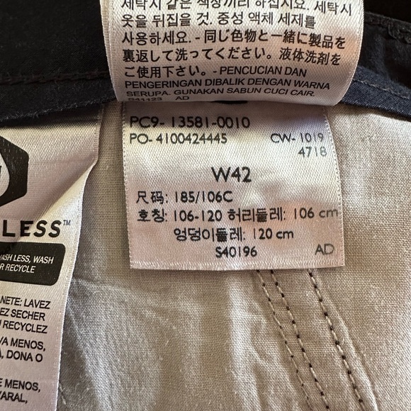 Men’s LEVIS Cargo Shorts Sz 42 BLACK - Picture 11 of 12